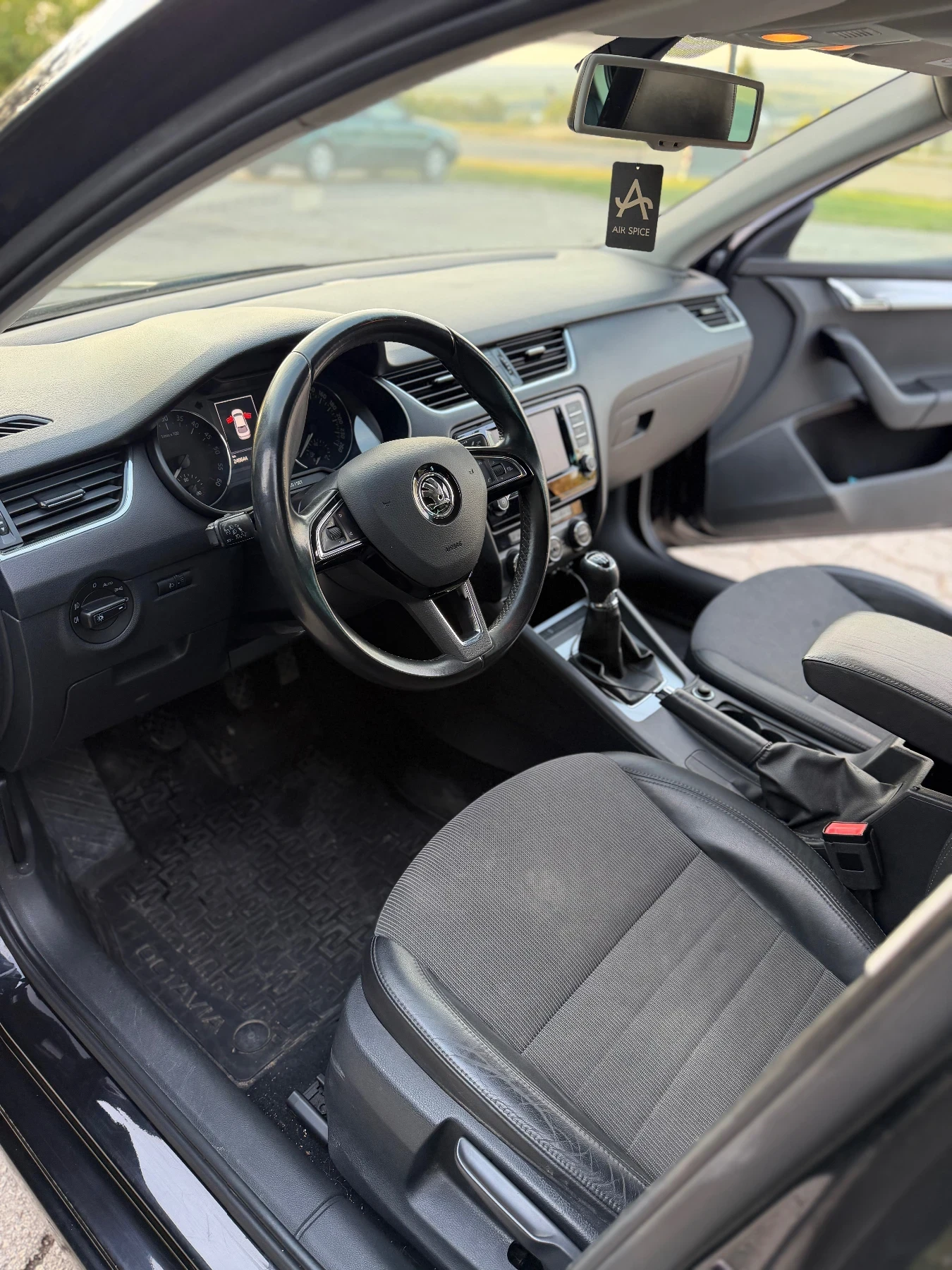 Skoda Octavia 1.6 Diesel / N1 товарен автомобил, снимка 6 - Автомобили и джипове - 56215679
