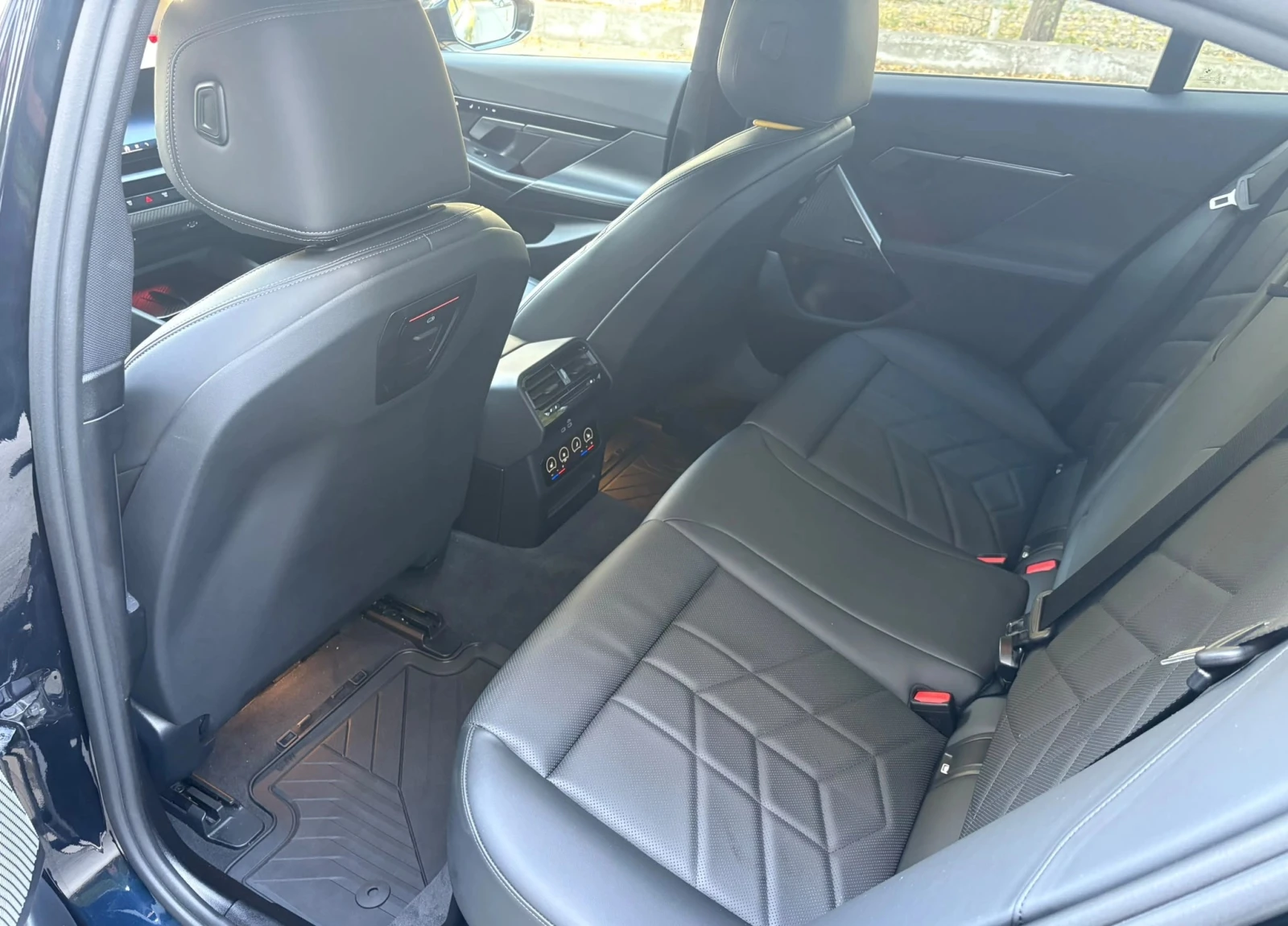 BMW 520 d xDrive M Sportpaket, снимка 7 - Автомобили и джипове - 56719721