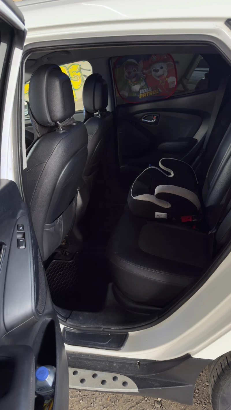Hyundai IX35, снимка 15 - Автомобили и джипове - 52714943