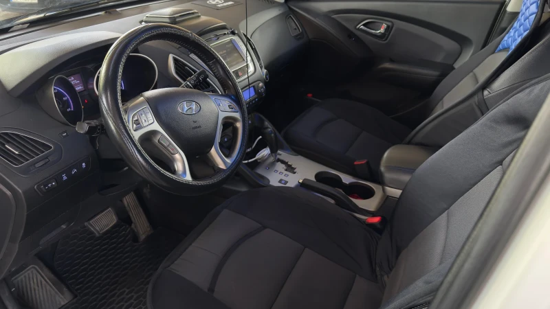 Hyundai IX35, снимка 11 - Автомобили и джипове - 52714943
