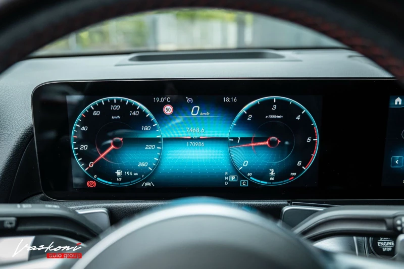 Mercedes-Benz GLB 200 AMG Line Night , снимка 9 - Автомобили и джипове - 51840493