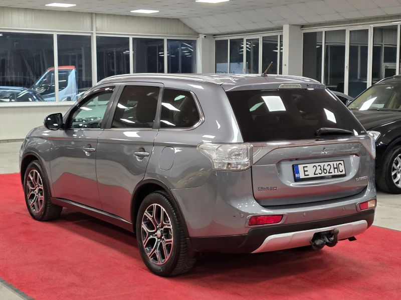 Mitsubishi Outlander Exclusive | AWD | Регистриран | Обслужен , снимка 4 - Автомобили и джипове - 52542221