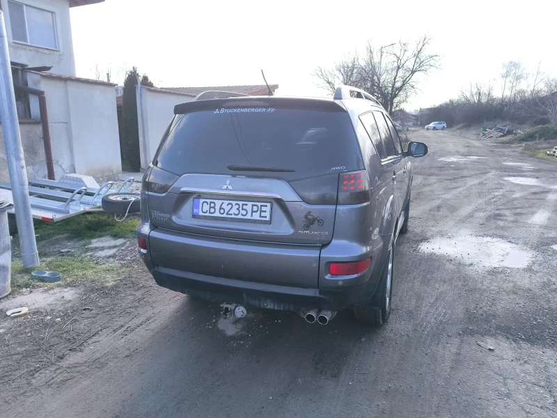 Mitsubishi Outlander 2.2 DID , снимка 9 - Автомобили и джипове - 53140207