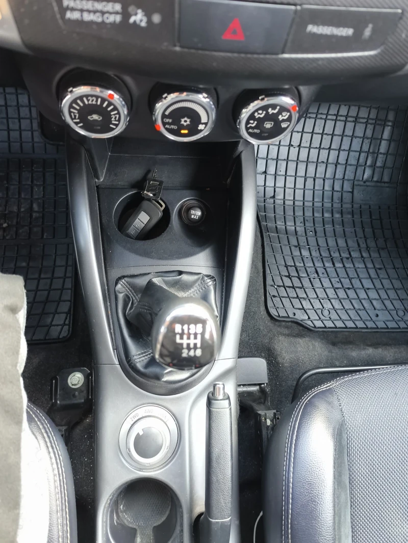 Mitsubishi Outlander 2.2 DID , снимка 2 - Автомобили и джипове - 53140207