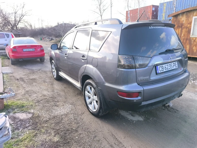 Mitsubishi Outlander 2.2 DID , снимка 8 - Автомобили и джипове - 53140207