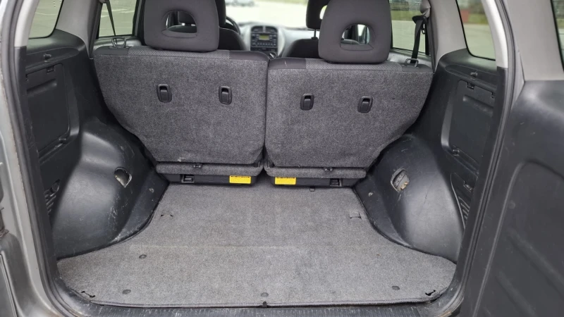 Toyota Rav4 2.0 D-4D* 4x4, снимка 15 - Автомобили и джипове - 53176060