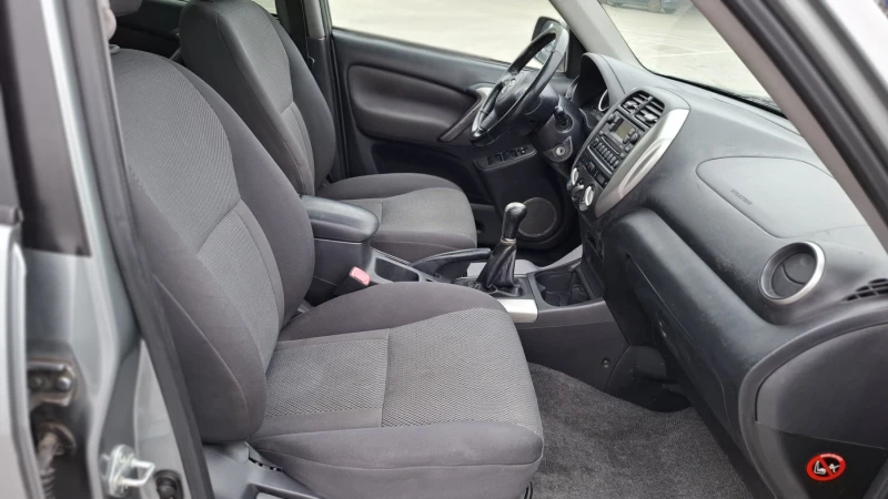 Toyota Rav4 2.0 D-4D* 4x4, снимка 13 - Автомобили и джипове - 53176060