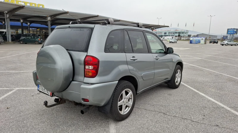 Toyota Rav4 2.0 D-4D* 4x4, снимка 3 - Автомобили и джипове - 53176060
