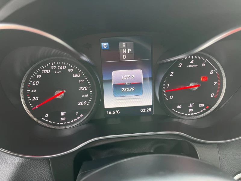 Mercedes-Benz GLC 300 AMG Пакет, снимка 11 - Автомобили и джипове - 53204036