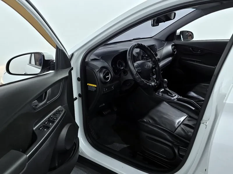 Hyundai Kona 1.6 Turbo 2Wd Smart, снимка 10 - Автомобили и джипове - 53765087