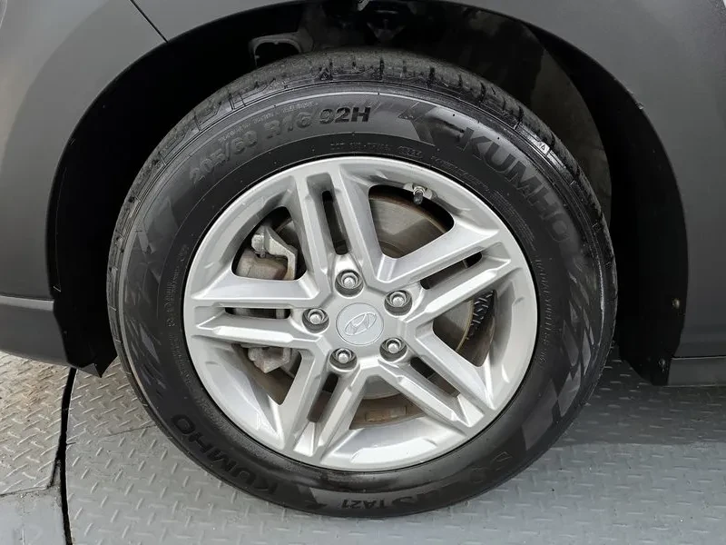 Hyundai Kona 1.6 Turbo 2Wd Smart, снимка 5 - Автомобили и джипове - 53765087