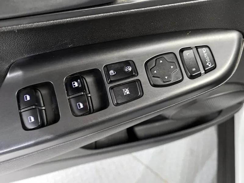 Hyundai Kona 1.6 Turbo 2Wd Smart, снимка 14 - Автомобили и джипове - 53765087