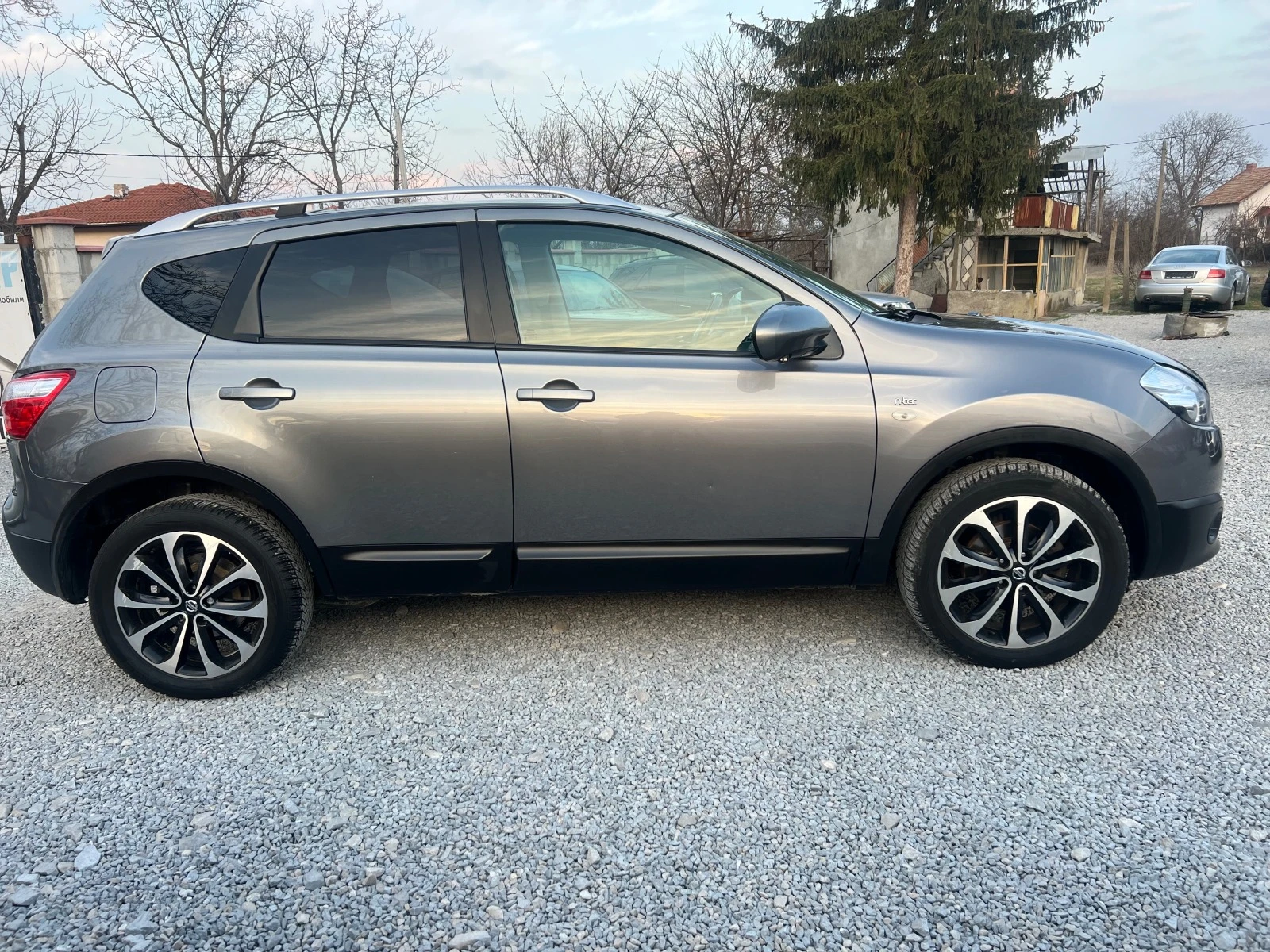 Nissan Qashqai 2.0D-150 К.С-АВТОМАТИК-ПАНОРАМА-КАМЕРА-4Х4- - изображение 8