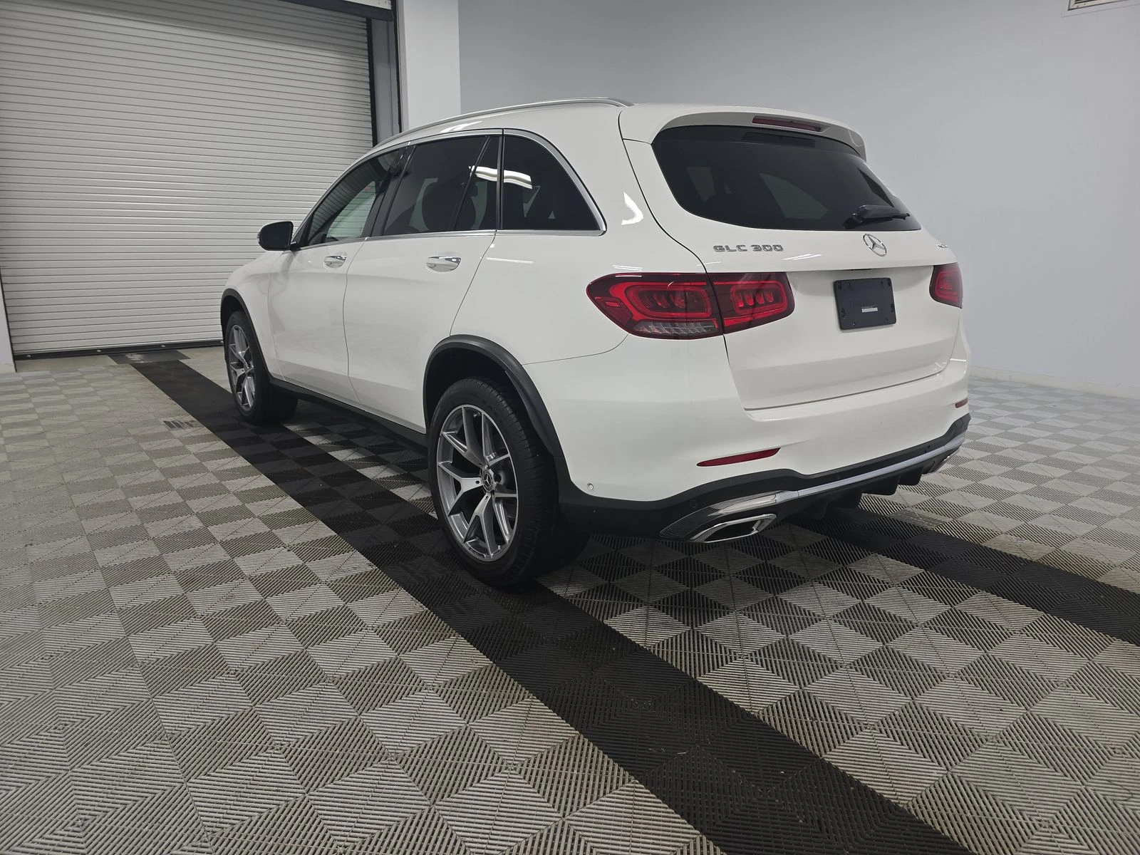 Mercedes-Benz GLC AMG PACK* DIGITAL* 360* BURMASTER* AMBIENT* PANO*  - изображение 5