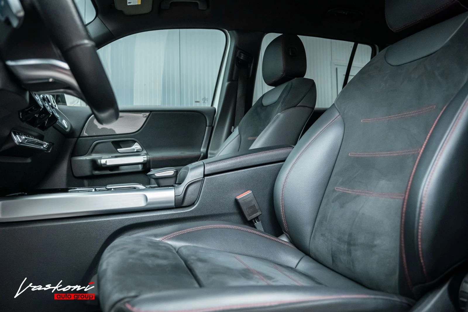 Mercedes-Benz GLB 200 AMG Line Night  | Mobile.bg   12