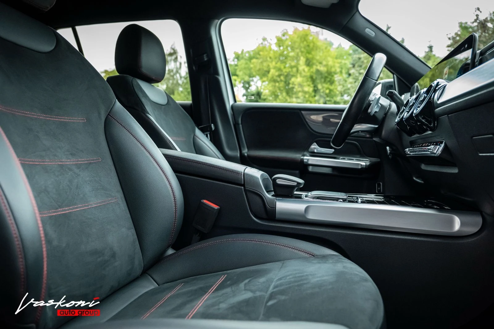 Mercedes-Benz GLB 200 AMG Line Night  | Mobile.bg   15