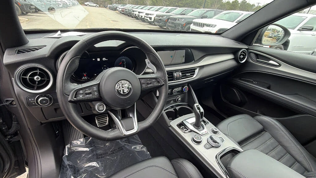 Alfa Romeo Stelvio Veloce RWD* АвтоКредит* (Цена до БГ), снимка 12 - Автомобили и джипове - 53782237