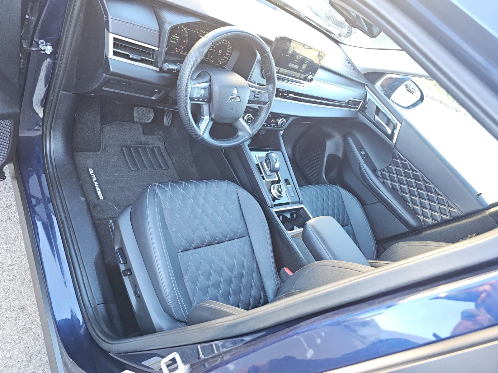 Mitsubishi Outlander SE, снимка 10 - Автомобили и джипове - 53786727