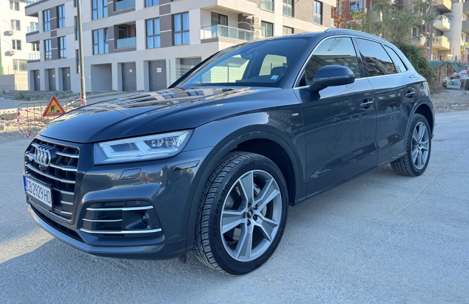 Audi Q5, снимка 2 - Автомобили и джипове - 54070379