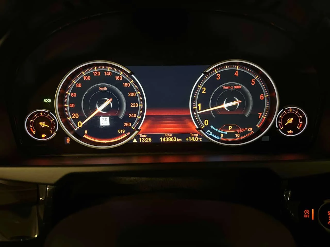 BMW X6 * xDrive50i * ДИСТРОНИК * 360 * ХЕД ЪП * ОБДУХВАНЕ, снимка 8 - Автомобили и джипове - 54084377