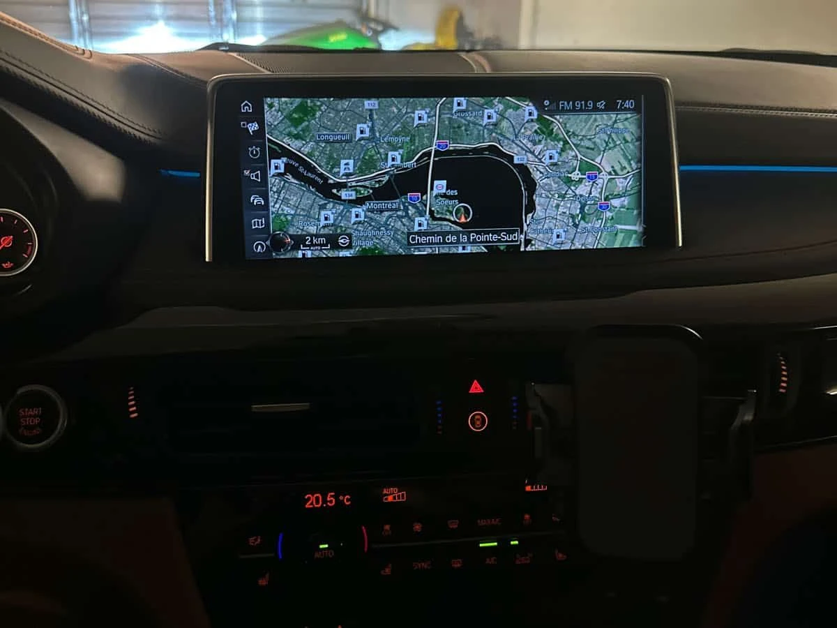 BMW X6 * xDrive50i * ДИСТРОНИК * 360 * ХЕД ЪП * ОБДУХВАНЕ, снимка 9 - Автомобили и джипове - 54084377