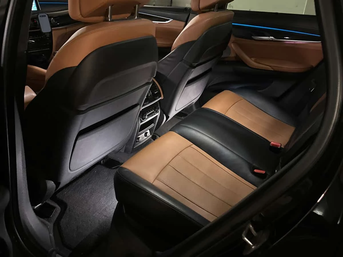 BMW X6 * xDrive50i * ДИСТРОНИК * 360 * ХЕД ЪП * ОБДУХВАНЕ, снимка 14 - Автомобили и джипове - 54084377