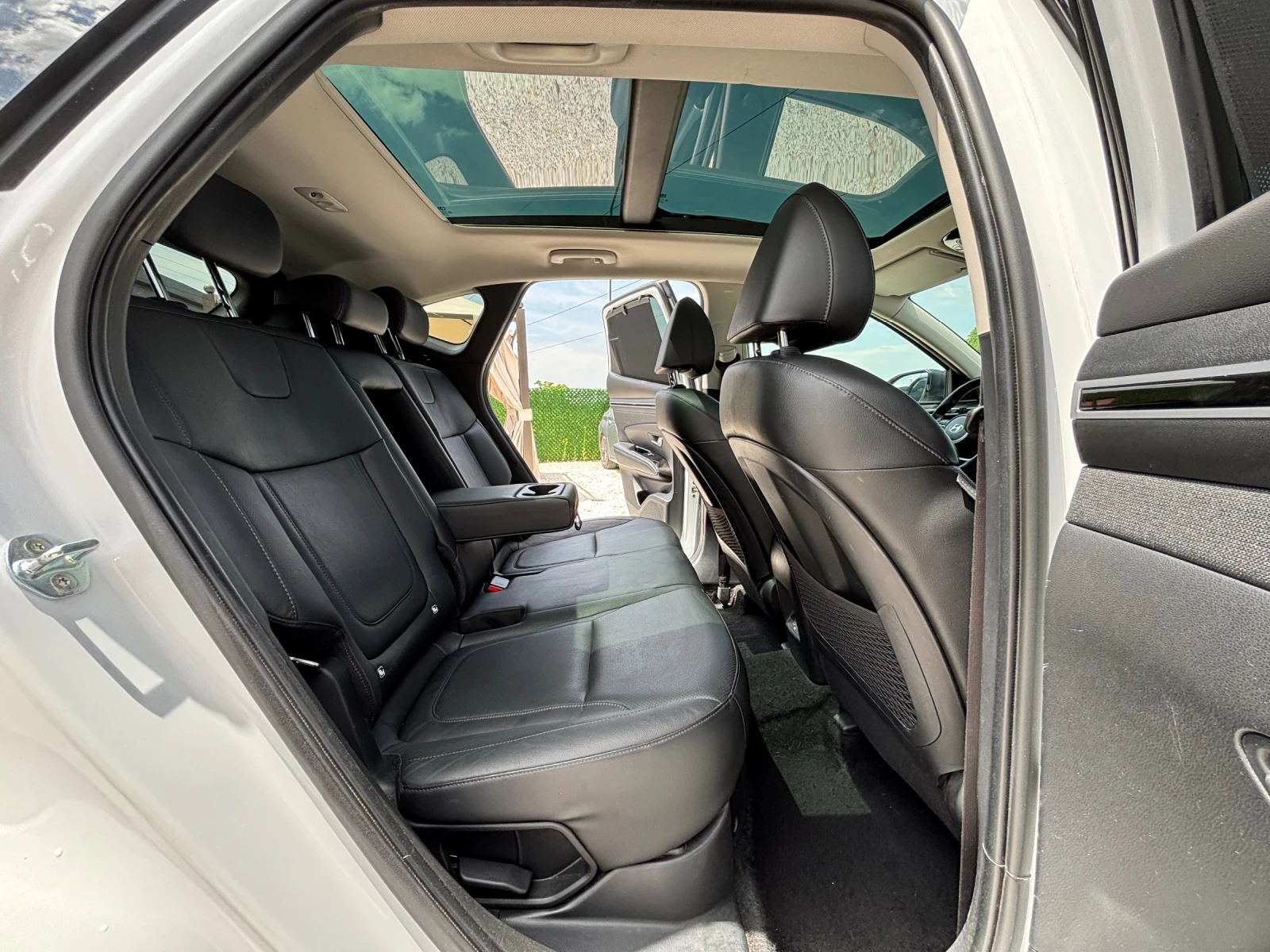Hyundai Tucson 1.6/NAVI TOUCH/ОБДУХВАНЕ/ПАНОРАМА/FULL, снимка 10 - Автомобили и джипове - 54843686