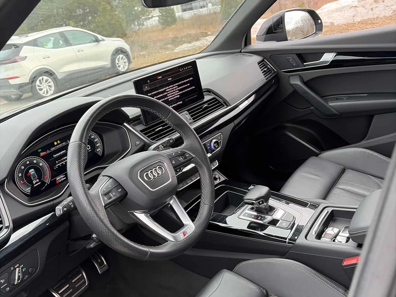 Audi Q5 BLACK OPTIC / DISTRONIC / 360 / АВТОСКРЕДИТ , снимка 5 - Автомобили и джипове - 55054289