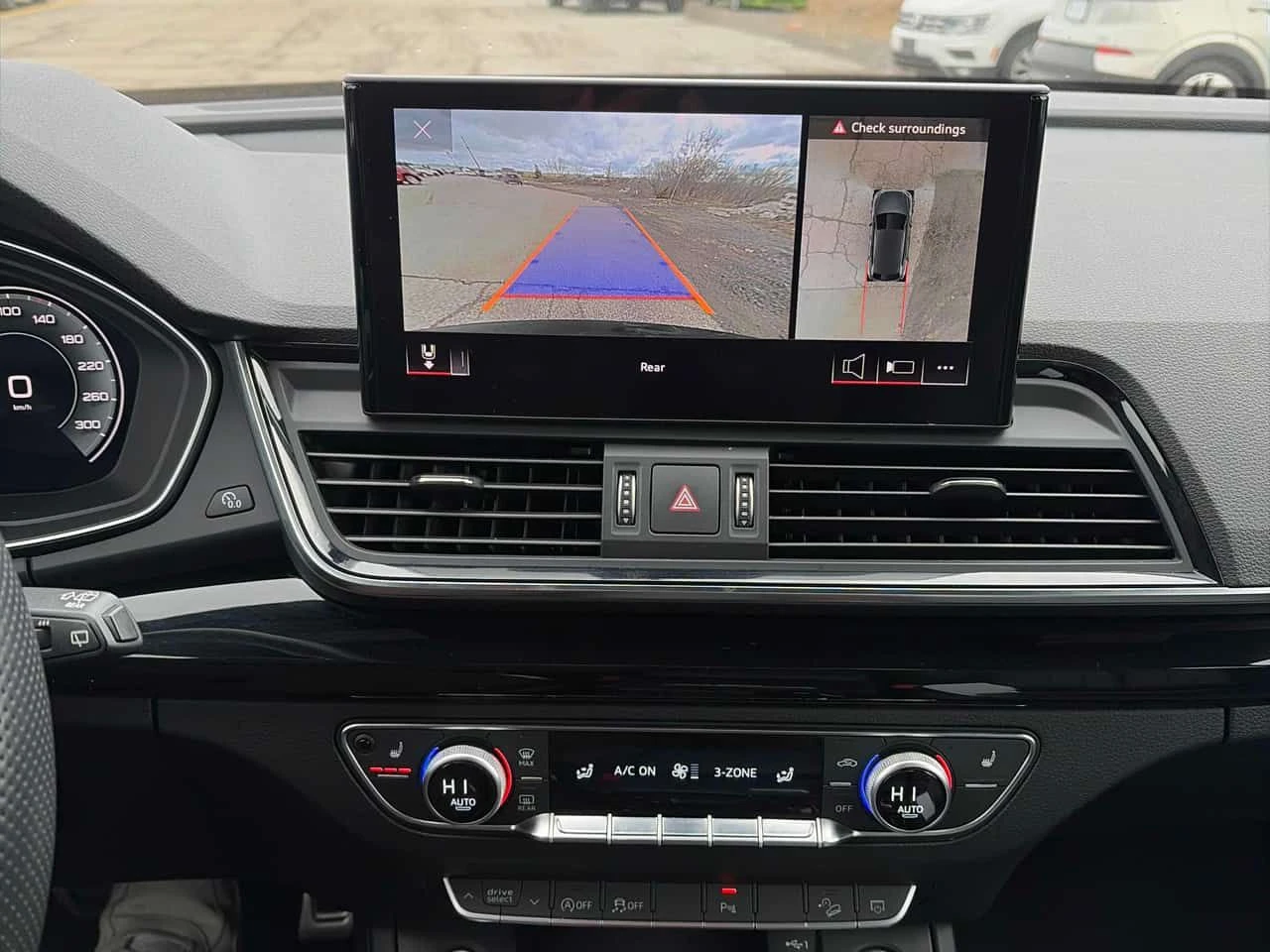 Audi Q5 BLACK OPTIC / DISTRONIC / 360 / АВТОСКРЕДИТ , снимка 9 - Автомобили и джипове - 55054289