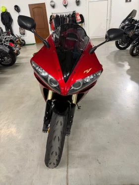     Yamaha YZF-R1 R1