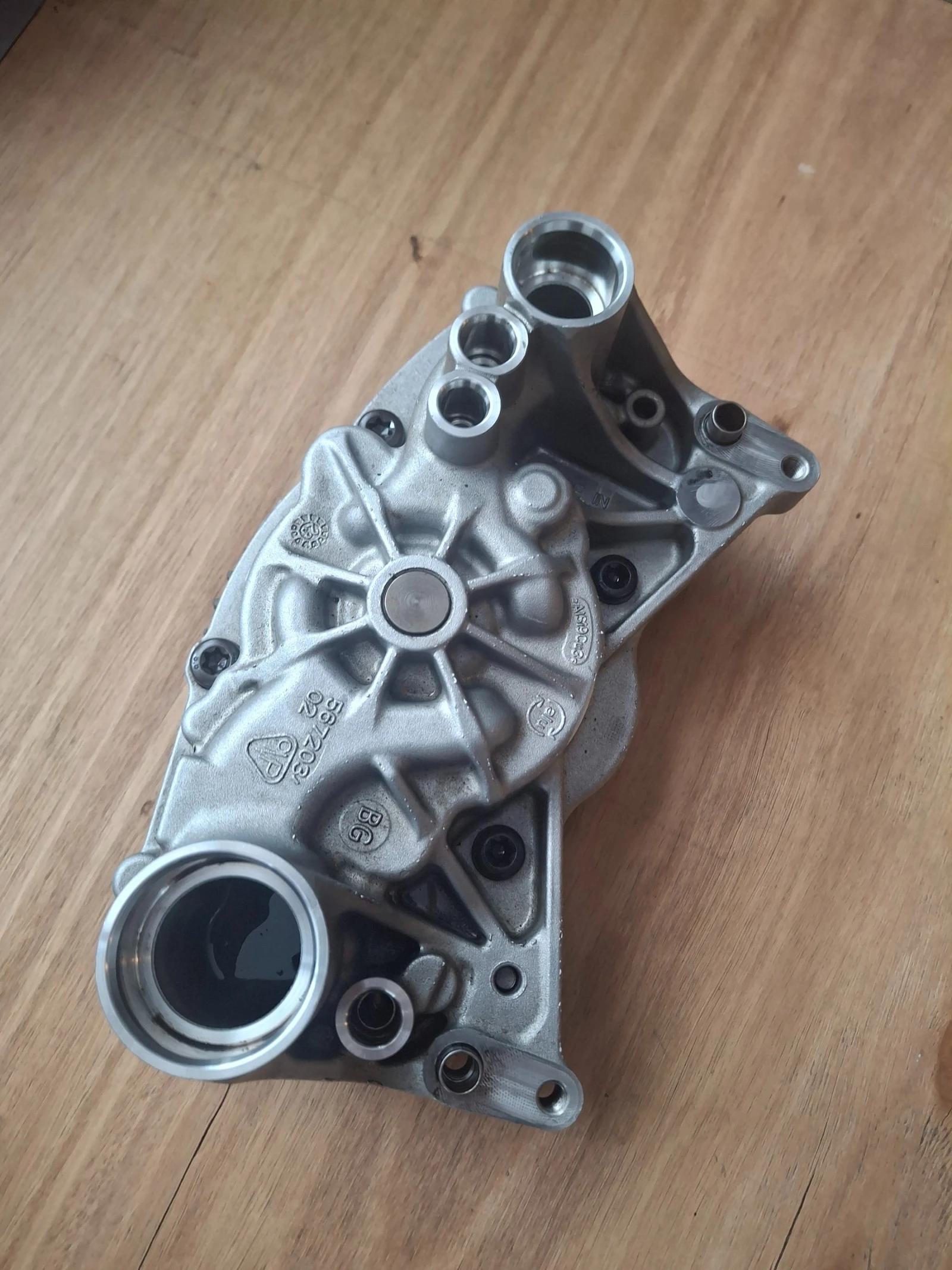 Volvo and Renault �������� ������� ����� | Mobile.bg � ����������� 1