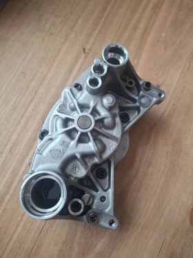 Volvo and Renault двигател маслена помпа