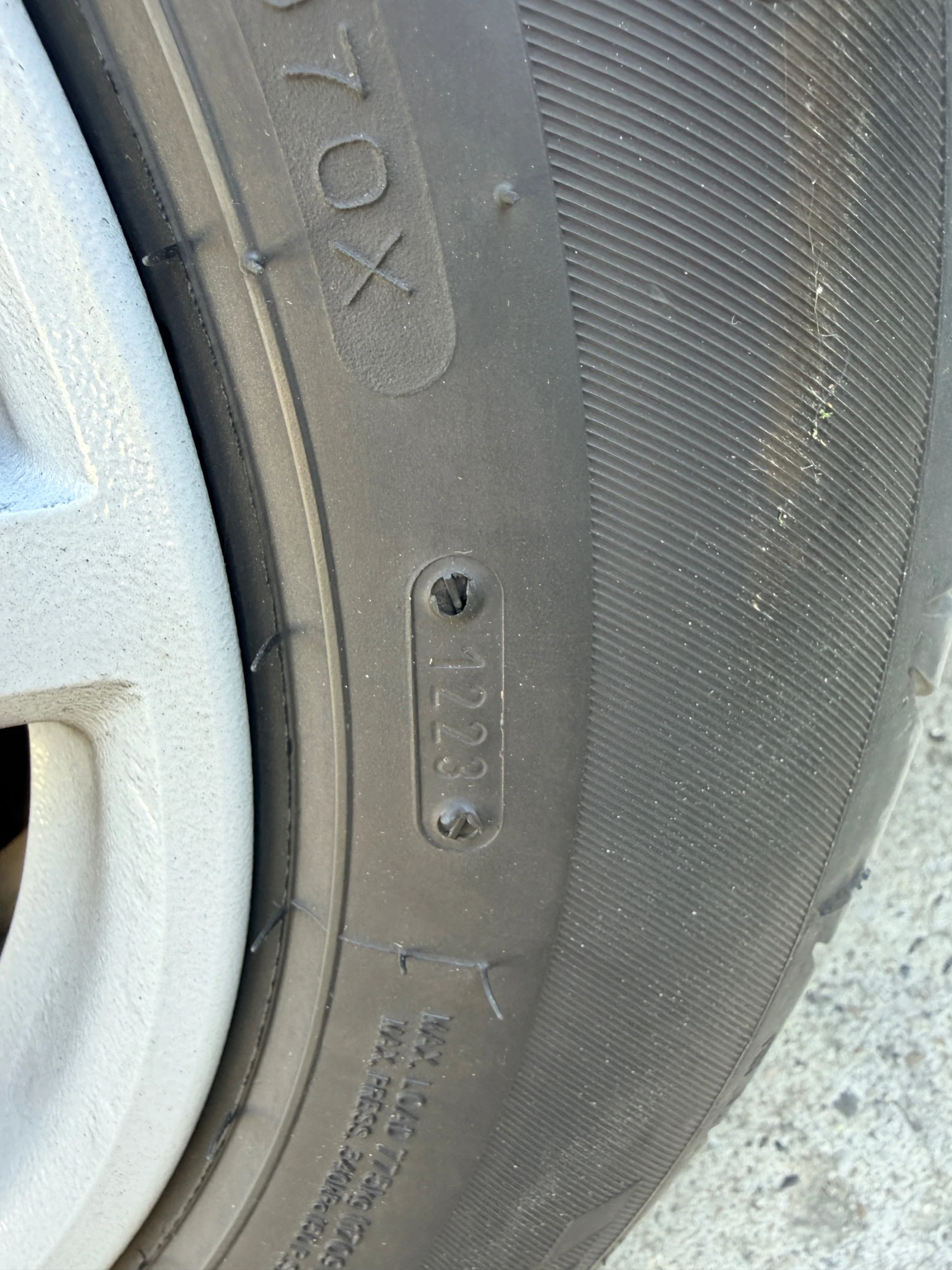 Гуми с джанти Tigar 225/55R16, снимка 3 - Гуми и джанти - 54344356