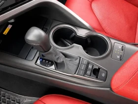 Toyota Camry XSE Hybrid, снимка 13