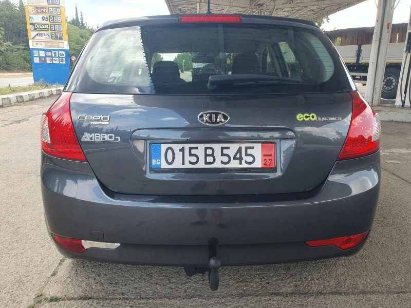 Kia Ceed 1, 6 d 90 hp, снимка 12 - Автомобили и джипове - 46681809