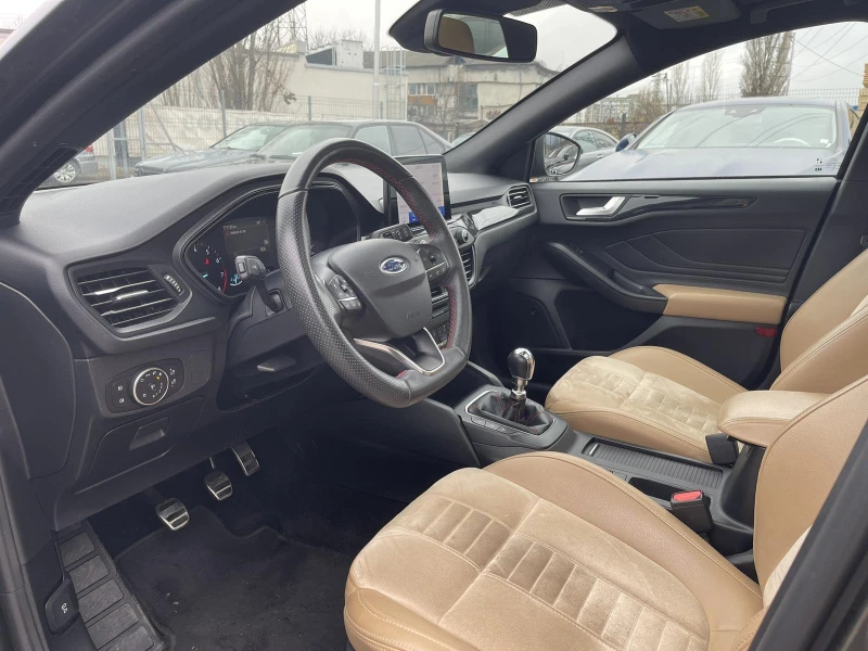 Ford Focus 1.5 ST Line 181 к.с Пано Дистроник Камера B&O, снимка 8 - Автомобили и джипове - 48305985