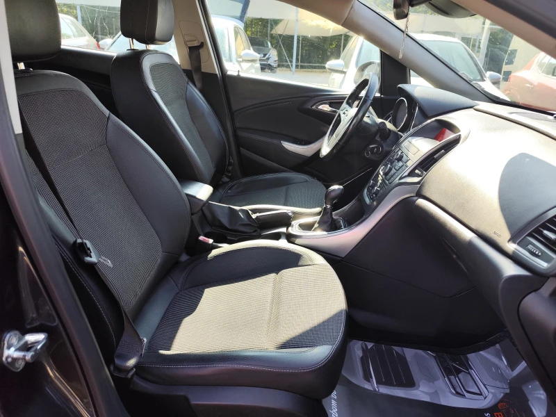 Opel Astra 1.7CDTi* SPORTS TOURER* EURO5A* КЛИМАТРОНИК* , снимка 11 - Автомобили и джипове - 51698724