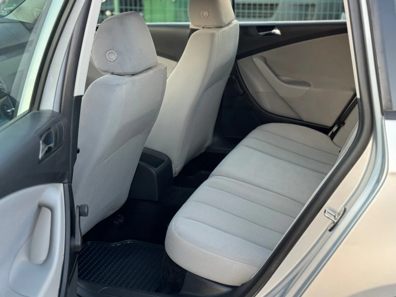 VW Passat 1.6i* 102кс* Германия* Оригинал* Климатик* , снимка 8 - Автомобили и джипове - 52081061