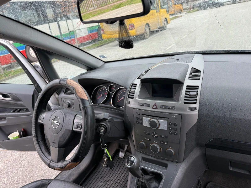 Opel Zafira 1.9  7 МЕСТА, снимка 11 - Автомобили и джипове - 52917374