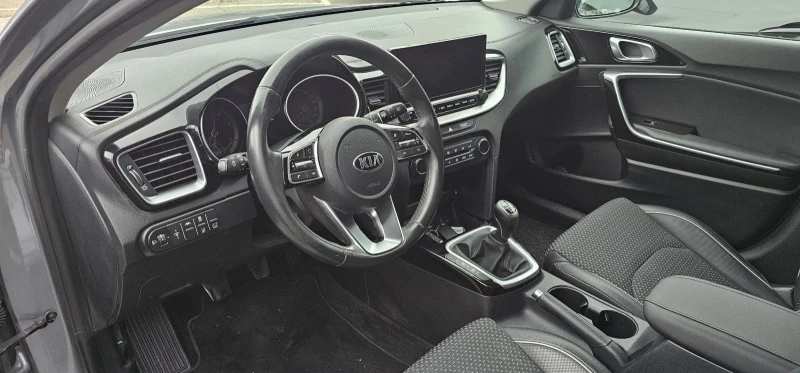 Kia Ceed 1.6CRDI камера Белгия Лизинг , снимка 12 - Автомобили и джипове - 53468408