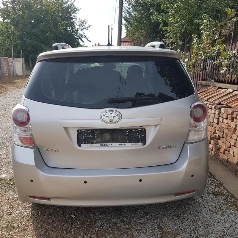 Toyota Verso 2000 D4D, снимка 3 - Автомобили и джипове - 33352619