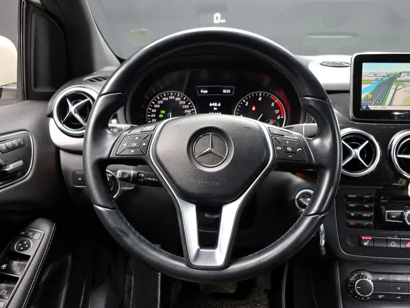 Mercedes-Benz B 200 2.0, снимка 13 - Автомобили и джипове - 54278335