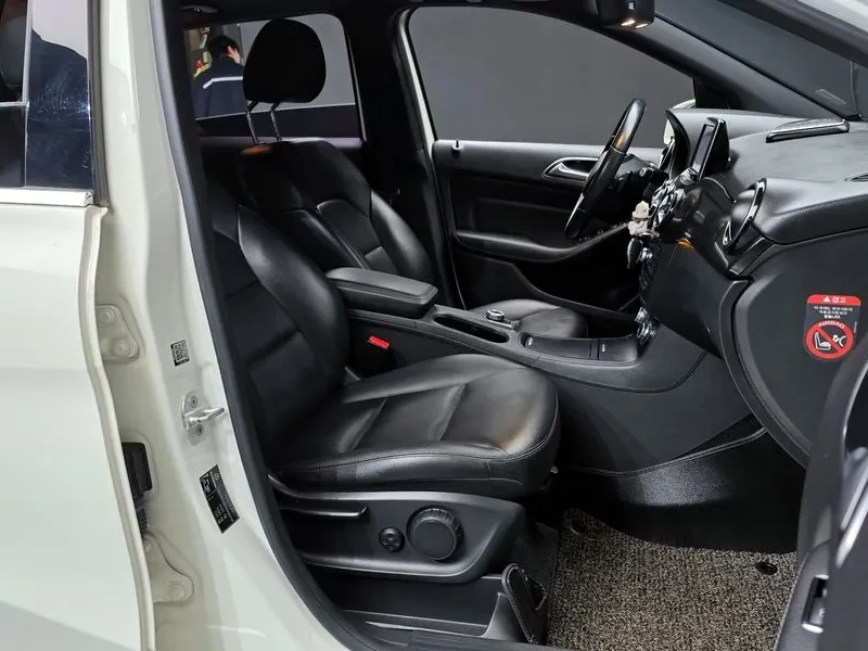 Mercedes-Benz B 200 2.0, снимка 10 - Автомобили и джипове - 54278335