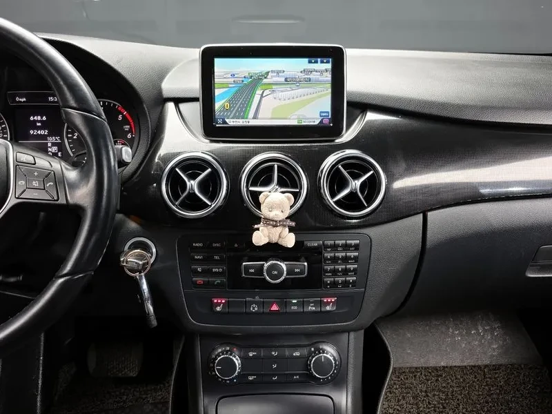 Mercedes-Benz B 200 2.0, снимка 14 - Автомобили и джипове - 54278335