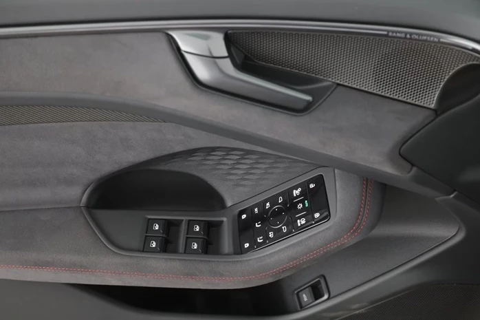 Audi A6 TFSI Quattro = S-line = Tech Pro Гаранция, снимка 6 - Автомобили и джипове - 54372563