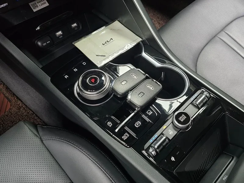 Kia K5 2.0 Prestige, снимка 9 - Автомобили и джипове - 55936530