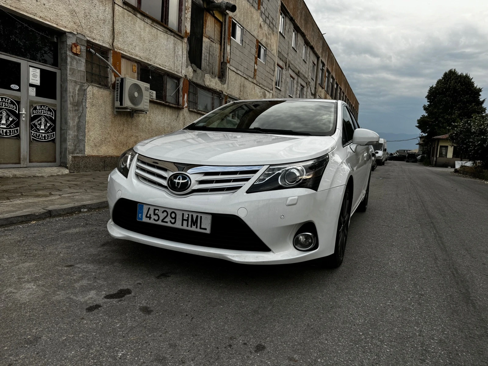 Toyota Avensis 2.2 D-4D Luxury - изображение 10