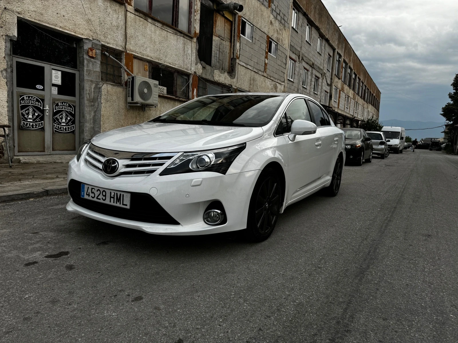 Toyota Avensis 2.2 D-4D Luxury - изображение 2