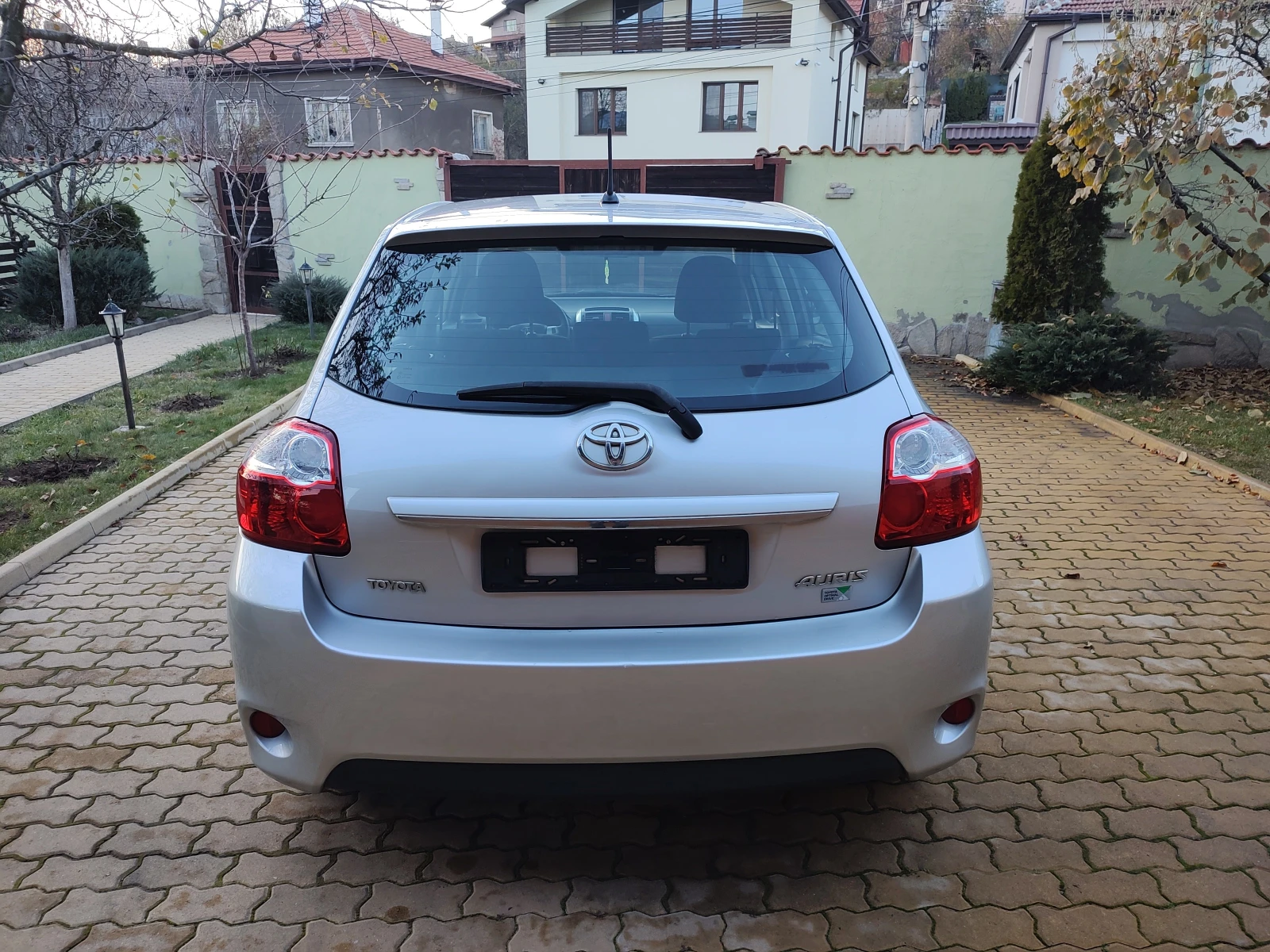 Toyota Auris 1.4D4D-АВТОМАТИК - изображение 5