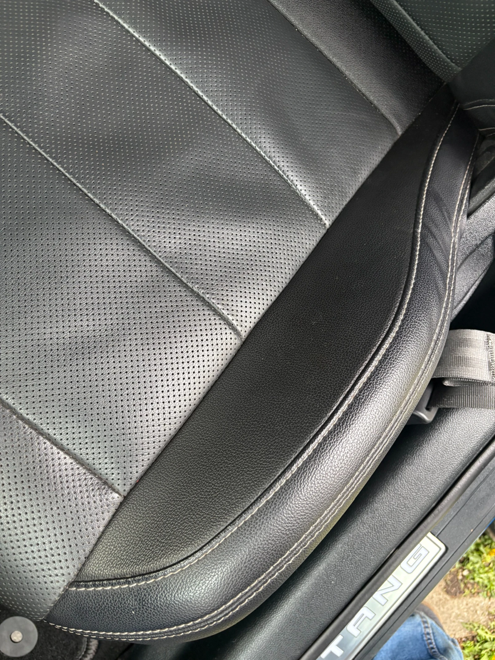 Ford Mustang GT Premium  - изображение 10
